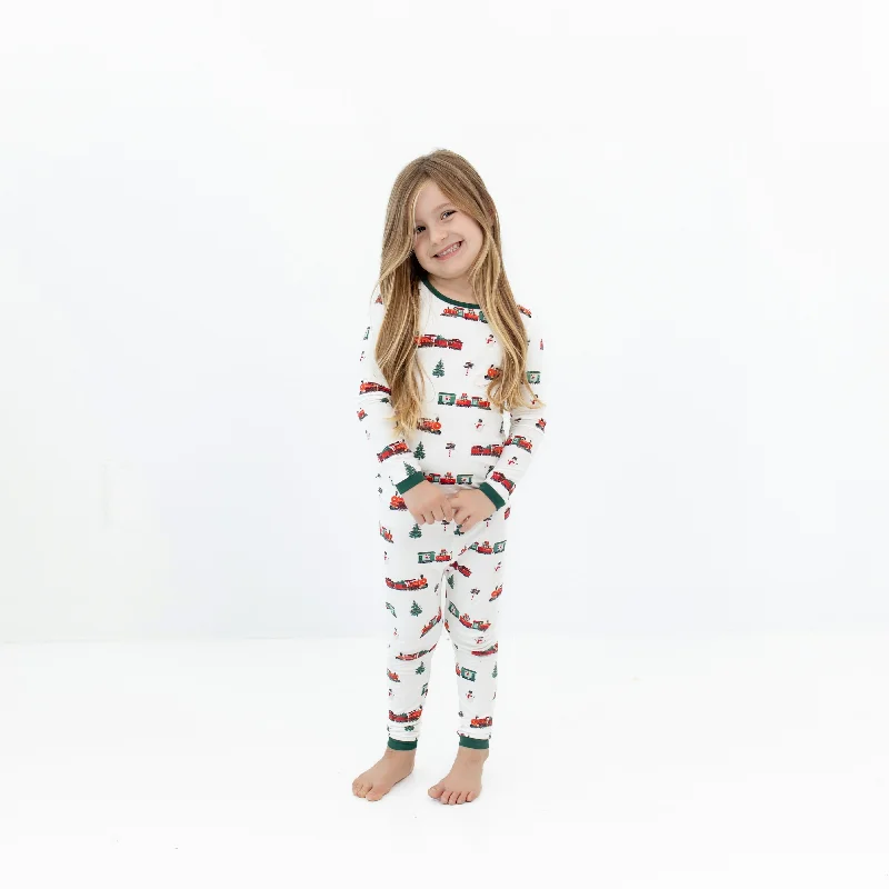 Long Sleeve Pajamas in Holiday Train